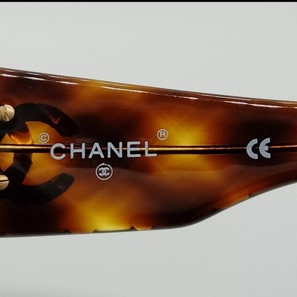 GUC CHANEL SUNGLASSES - Picture 7 of 9